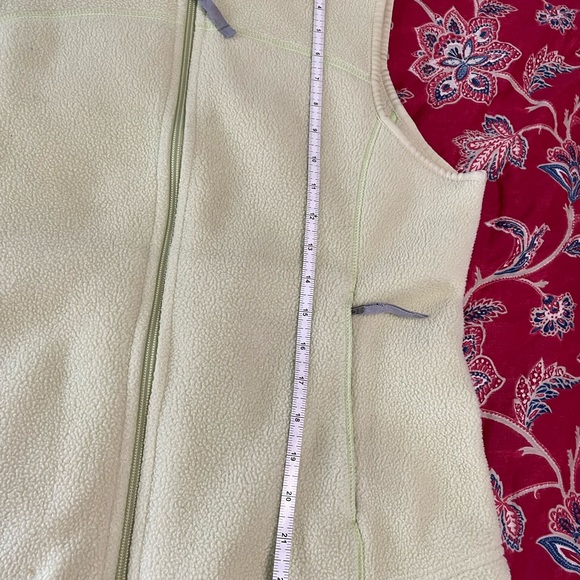 Eddie Bauer Fleece Vest, size Medium. - Picture 6 of 8